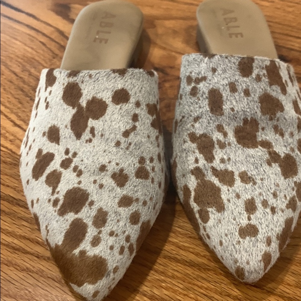 Able Tracy Mules size 7. Worn once! Like new.